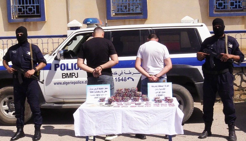 توقيف شخصين وحجز 3560 كبسولة مهلوسات بسوق أهراس