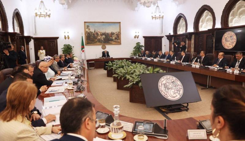 الرئيس تبون يوجّه بدعم النساء الحاملات لمشاريع الأسرة المنتجة بشكل أقوى
