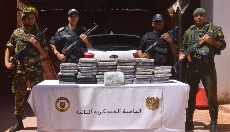 إحباط إدخال 3 قناطير من الكيف وتوقيف 9 عناصر دعم للجماعات الإرهابية