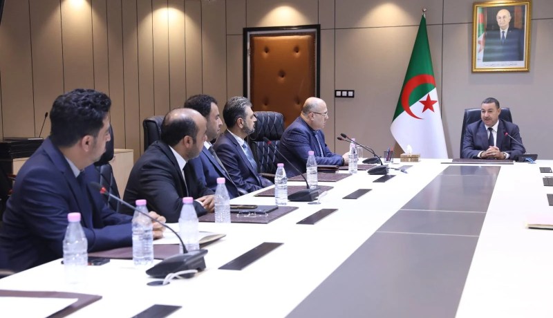 الجزائر وعُمان تتفقان على خارطة طريق للتعاون في النقل البحري