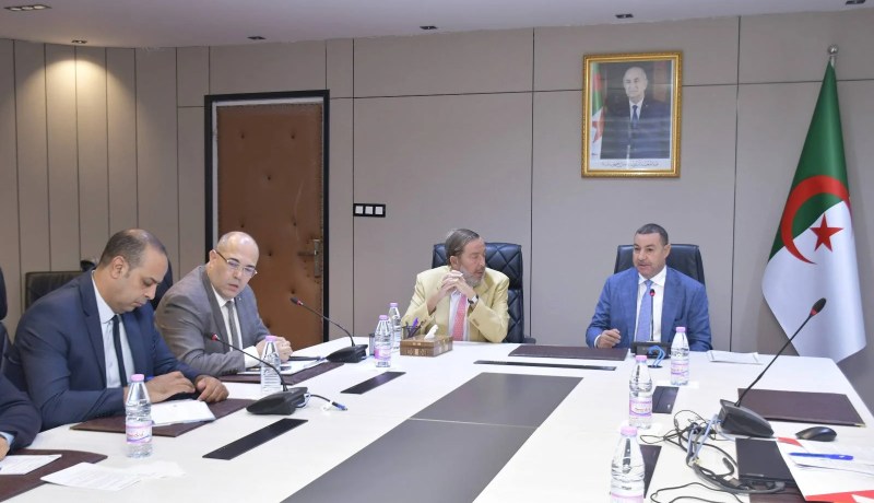 لقاء هام بين وزير النقل والسفير الإسباني بالجزائر