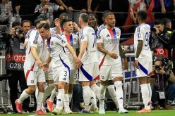 أولمبيك ليون يُعاقب بالسقوط إلى “الليغ2” الفرنسية