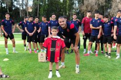 إدارة اتحاد العاصمة تكرّم أحد أصغر مناصري الفريق