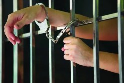 الحبس لشابين استدرجا سائقًا.. هدداه وسرقا هاتفه بسيدي عبد الله