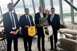 الوفد الجزائري يُستقبل من طرف رئيس الاتحاد السويدي لكرة القدم