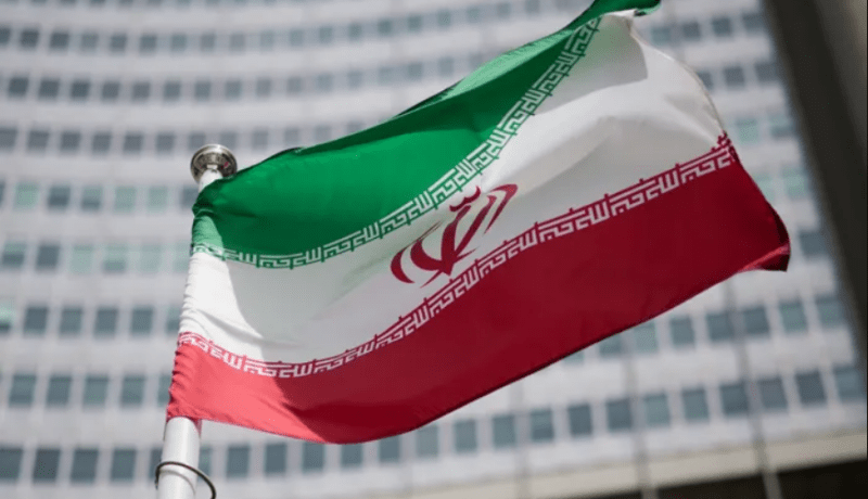 طهران تُندد بمنع دخول الإيرانيين إلى أمريكا