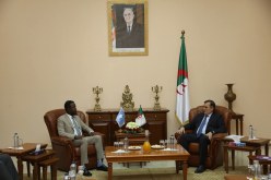 بن طالب يستقبل نظيره الصومالي