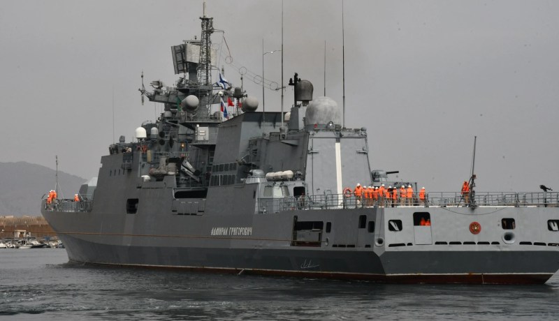 رسو الفرقاطة Admiral Grigorovitch بميناء وهران