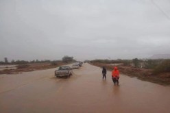 المسيلة .. أمطار غزيرة تشل حركة المرور وتتسبب في حوادث