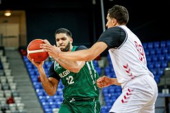 المنتخب الوطني لكرة السلة يحقّق فوزا مثيرا على تونس في البطولة العربية