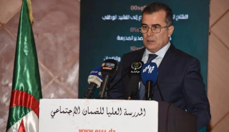 بن طالب يشرف على مراسم حفل تخرج الدفعة العاشرة لطلبة المدرسة العليا للضمان الاجتماعي