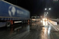 سكيكدة.. 5 جرحى في اصطدام بين حافلة وشاحنة ذات مقطورة