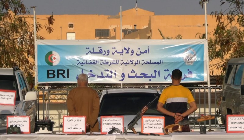 ورقلة: تفكيك شبكة متاجرة بالأسلحة النارية وتوقيف شخصين