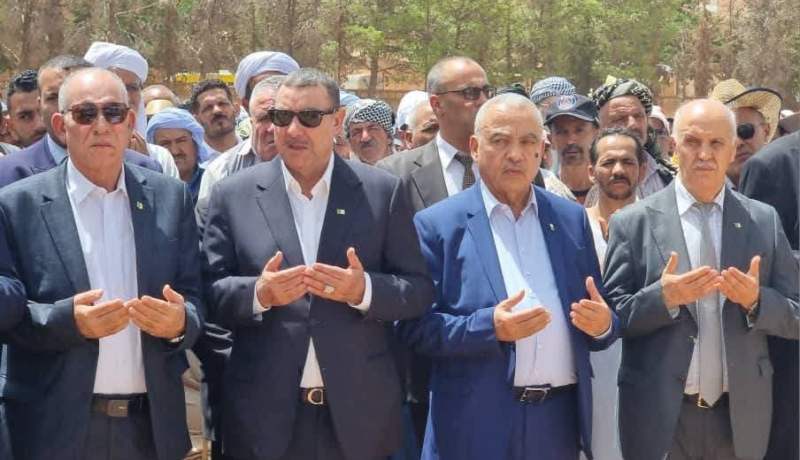 بتكليف من الوزير الأول.. وفد وزاري يعاين موقع حادث البيض ويعزي عائلات الضحايا