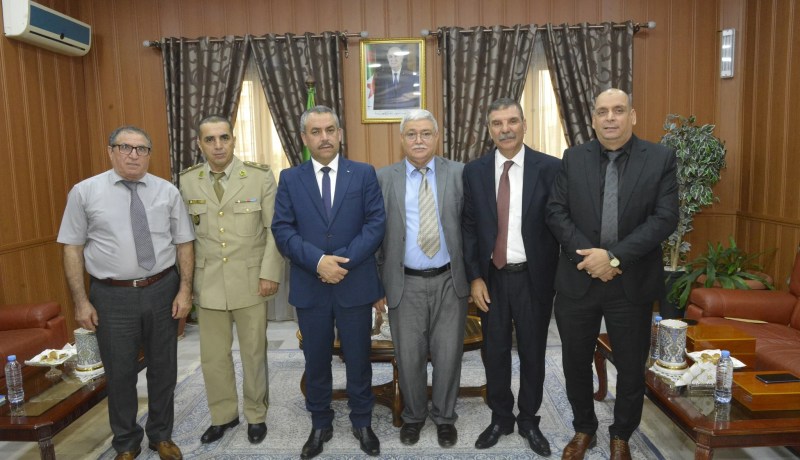 وزير التربية الوطنية يكرّم مدراء الولايات التي حققت المراتب الثلاث الأولى في البيام والباك ومديرية مدارس أشبال الأمة