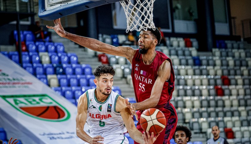 منتخب السلة يكتسح قطر ويحقق ثالث انتصار في البطولة العربية