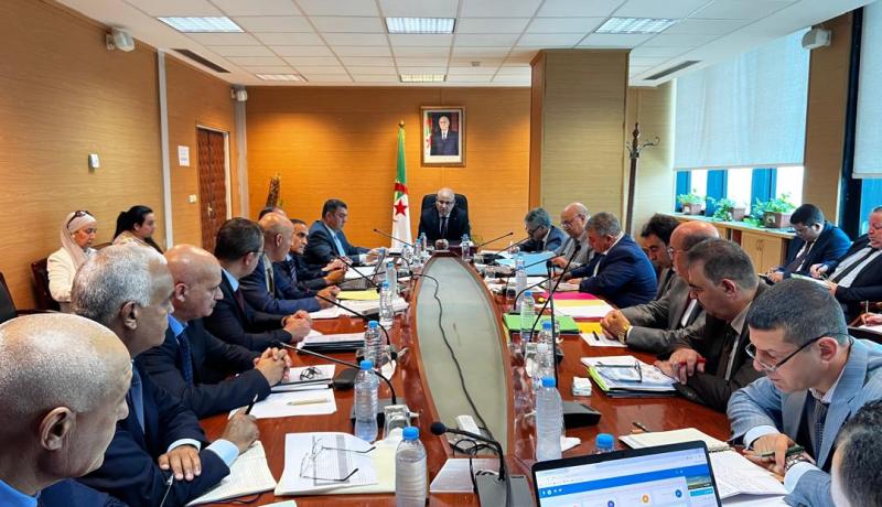 تشديد الرقابة على أسعار المياه المعدنية.. كوب القهوة واللحوم والموز