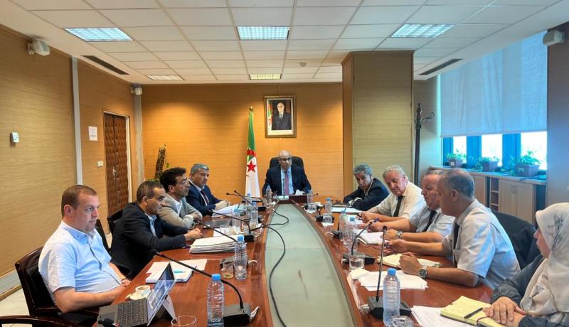 زيتوني يترأس اجتماعًا لتقييم تحضيرات الجزائر لمعرض IATF 2025