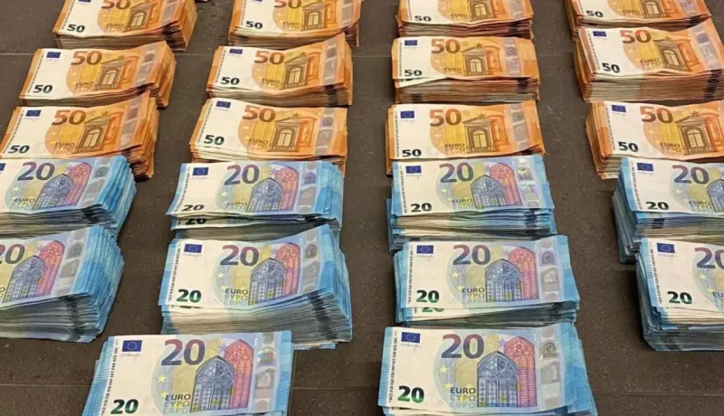 فحص بجهاز “إيكوغرافي” يكشف محاولة إمرأتين تهريب قرابة 35 ألف أورو بمناطق حساسة من جسمهما بوهران