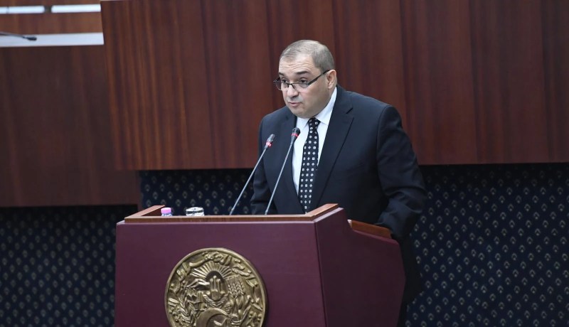 وزير العدل يعرض مشروع قانون الوقاية من تبييض الأموال وتمويل الإرهاب