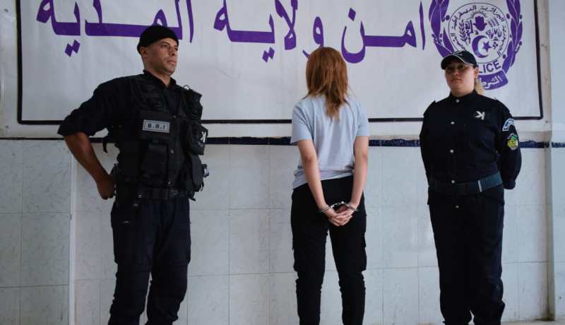 المدية .. توقيف ناشطة على تيك توك قامت بأفعال خادشة للحياء خلال بث مباشر