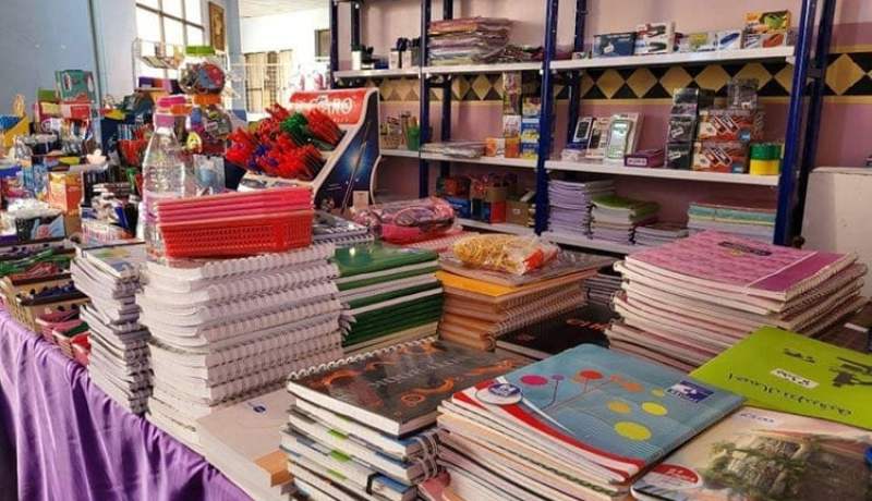 الترخيص لمنتجي ومستوردي المستلزمات المدرسية بالبيع المباشر لتجار التجزئة