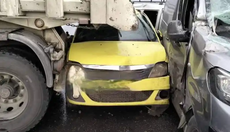 الأغواط .. قتيل و4 جرحى في اصطدام تسلسلي بين سيارتين و شاحنة
