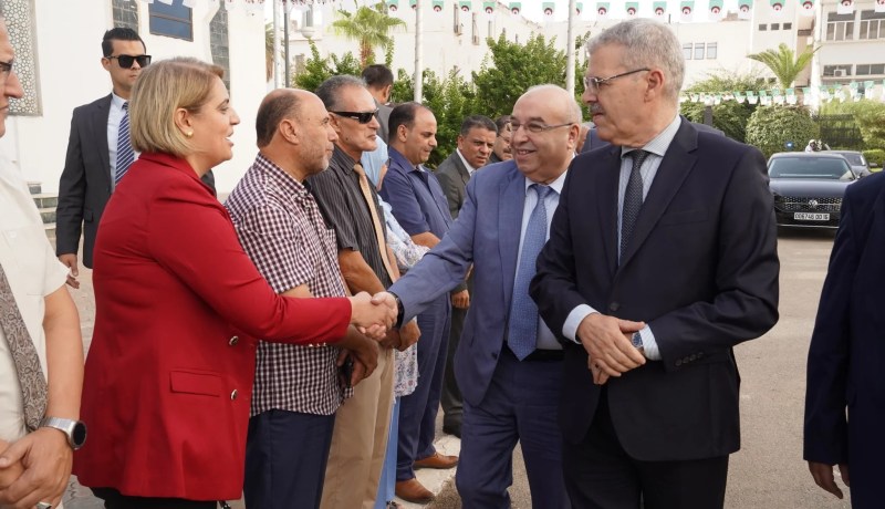 قويدري يزور ولاية سيدي بلعباس للوقوف على نشاط انتاج الأدوية