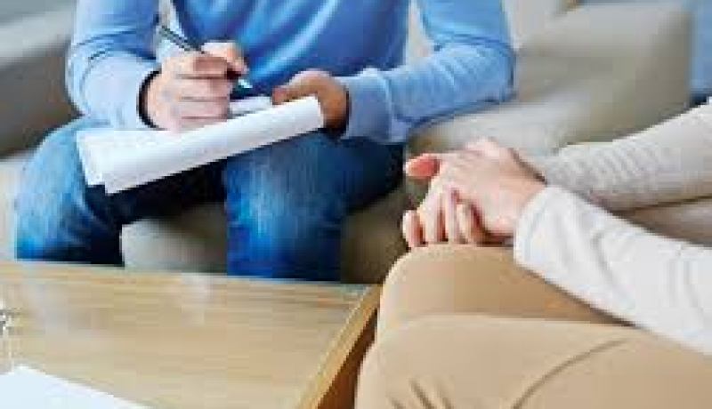 أريد أن أصقل شخصيتها وأحميها من الذئاب البشرية