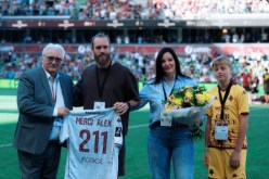 أوكيدجا يحظى بتكريم من إدارة ناديه السابق ميتز