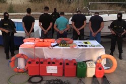 قسنطينة..الكشف عن ورشة لصناعة زوارق تستغل في “الحرڤة”