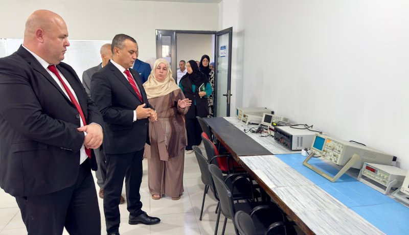 تحسبا للدخول الجامعي.. زروقي يتفقد المدرسة الوطنية العليا لتكنولوجيات الإعلام والاتصال