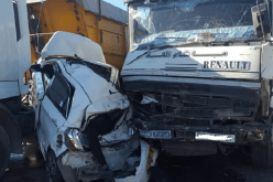 البويرة.. قتيل و3 جرحى في اصطدام بين شاحنتين وسيارة بالجباحية 