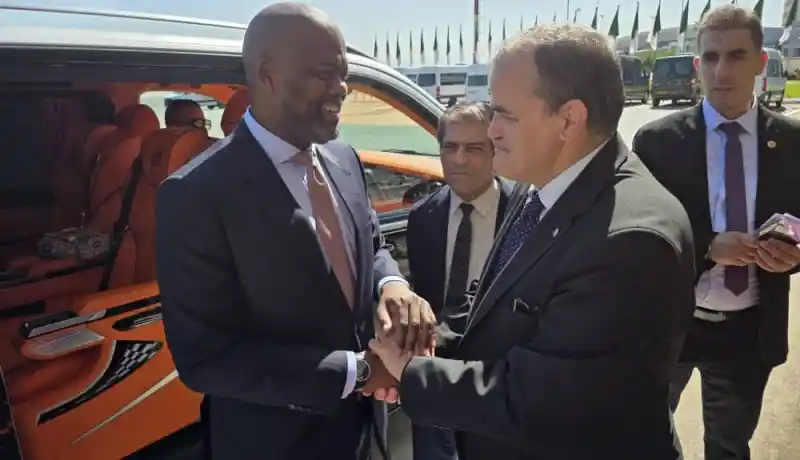 بعد مشاركته في معرض IATF 2025.. رزيق يودّع الأمين العام لمنطقة التجارة الحرة القارية الإفريقية