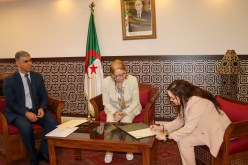 مداحي تشرف على تنصيب المديرة العامة للسياحة