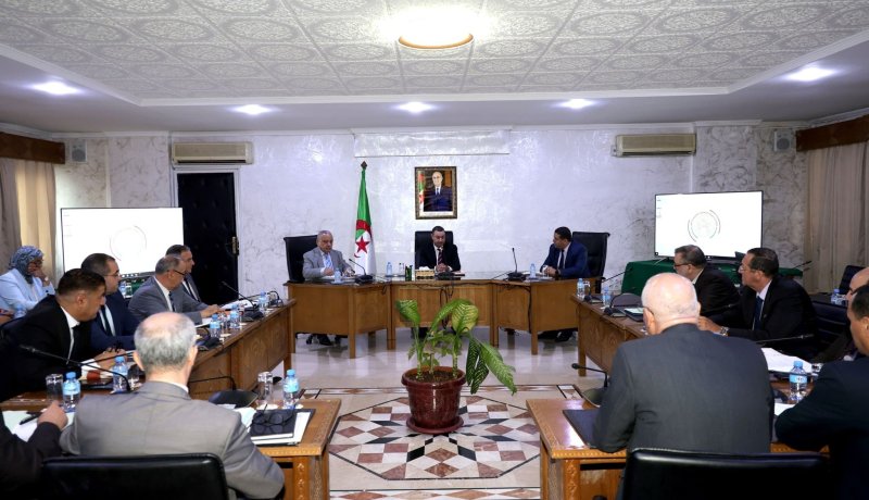 وزارة الداخلية.. سعيود يترأس اجتماعًا هامًا تحضيرًا للدخول المدرسي وموسمي الخريف والشتاء