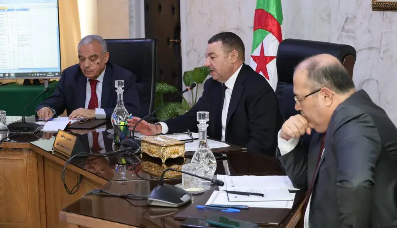 تسريع مشاريع الرقمنة وإطلاق خط بحري جديد.. توجيهات سعيود للنقل البحري