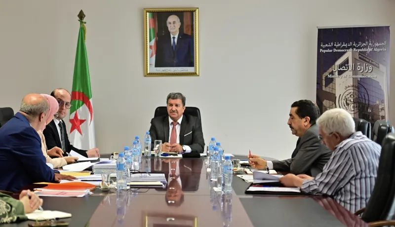 وزير الاتصال يشدد على ضرورة هيكلة المطابع وضمان تموين الصحف بالورق
