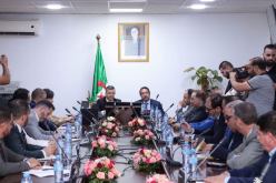 الوكالة الجزائرية لترقية الاستثمار ومجلس التجديد الاقتصادي يناقشان تطوير منظومة الاستثمار