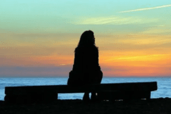 أمي لم تواسيني بوفاة رفيق دربي