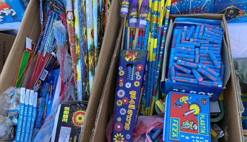 حجز أكثر من 100 ألف وحدة مفرقعات وألعاب نارية بوهران