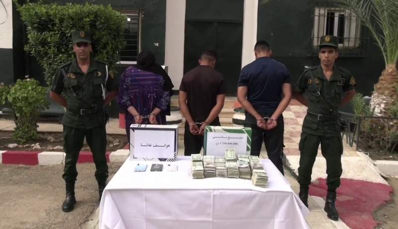 درك سيدي بلعباس يطيح بـ3 أشخاص سرقوا مليار و700 مليون من منزل قريبتهم