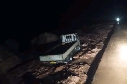 البيض: إنقاذ ثلاثة أشخاص كانوا عالقين جراء تساقط الأمطار