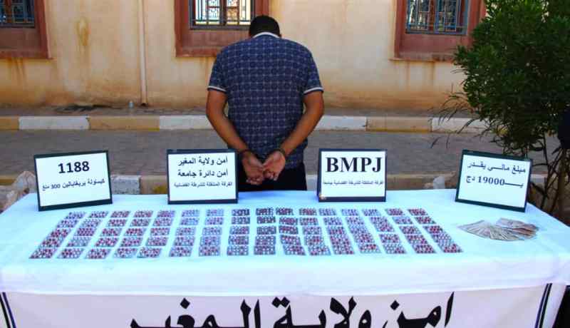 المغير.. حجز 1188 قرص مهلوس على متن حافلة لنقل المسافرين