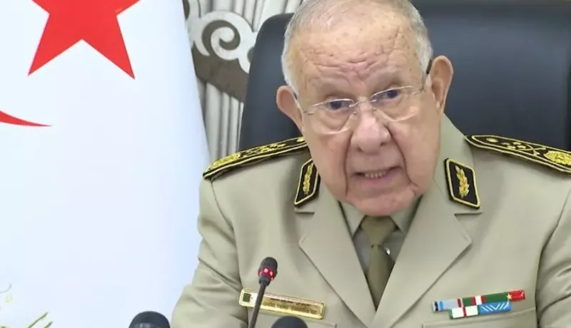 الفريق أول شنقريحة يعزي في استشهاد العريف الأول المتعاقد عماري سيف الدين بتيبازة