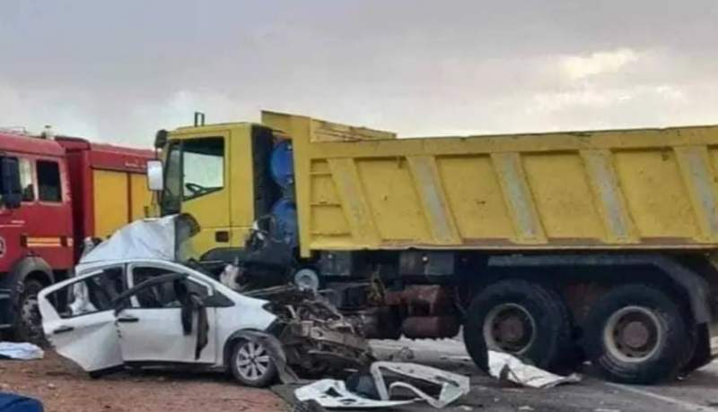 البويرة.. 5 جرحى في اصطدام تسلسلي بين شاحنة و 3 سيارات بالجباحية