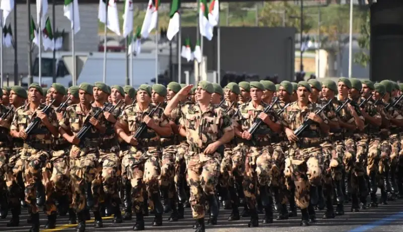 مرسوم رئاسي يحدد ترتيب الأوسمة العسكرية والمدنية