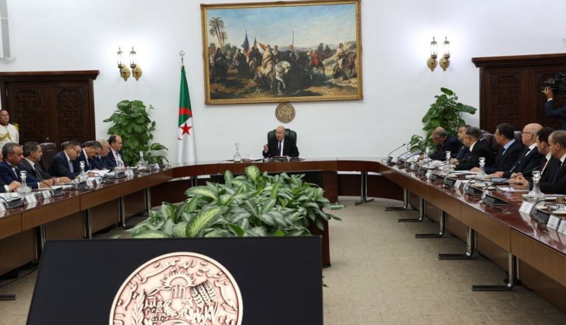 مجلس الوزراء: المصادقة على مشروع قانون المالية 2026 مع الأخذ بعين الاعتبار توجيهات الرئيس تبون