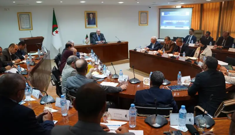 وزير الصناعة يشدد على رقمنة التسيير وتثمين الكفاءات التقنية بمجمع ACS