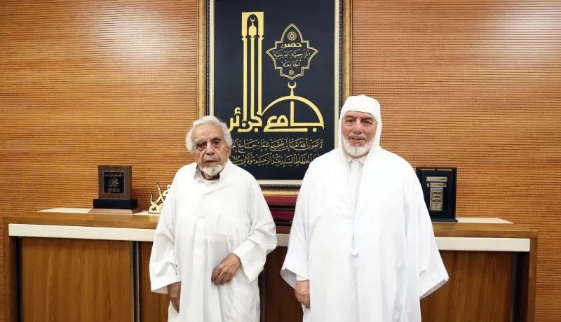 عميد جامع الجزائر يستقبل عبد القادر فضيل أحد رواد المدرسة الجزائرية